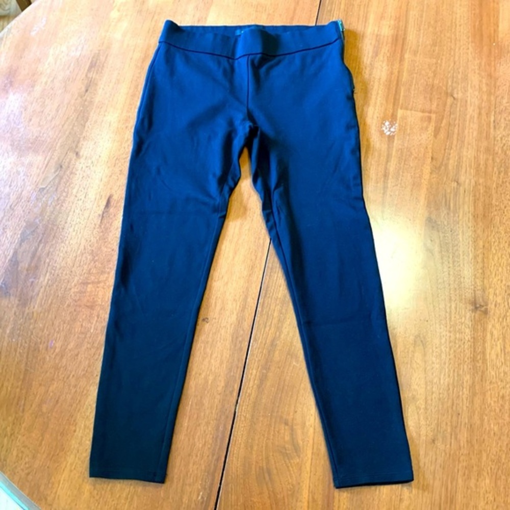 Ann Taylor Women’s Black Straight Leg Cropped Pants - EUC